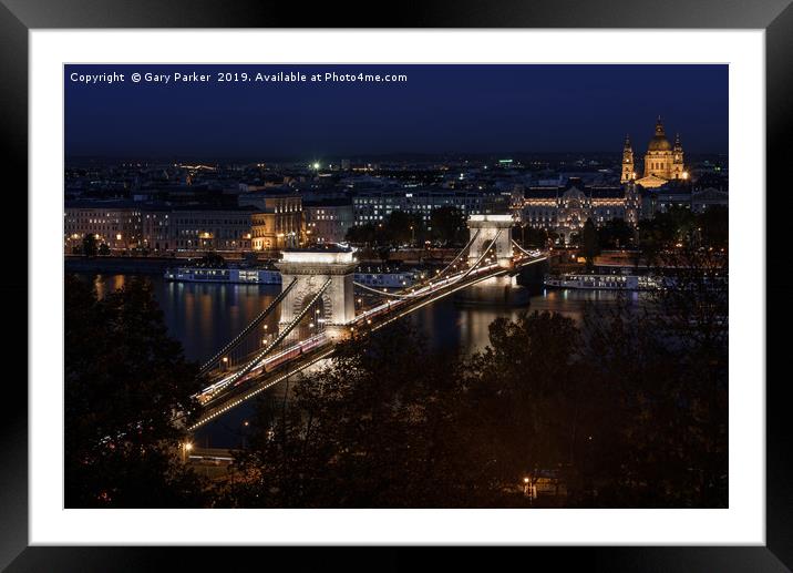 Szechenyi chain bridge budapest, lit up at night Framed Mounted Print by Gary Parker