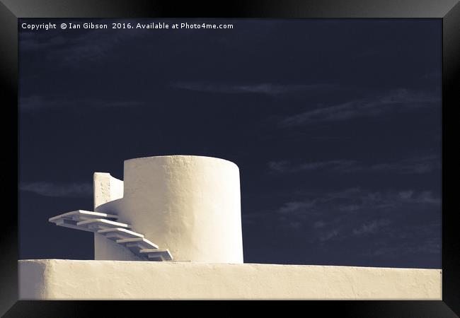 Lifeguard watch tower in Valencia, Spain Framed Print by Ian Gibson