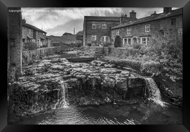 Hawes waterfall in black and white Framed Print by Kevin White