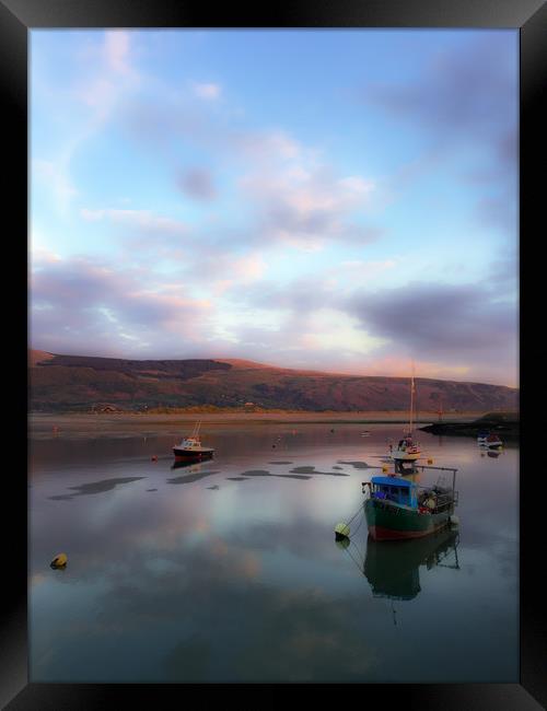 Barmouth sunset Framed Print by Linda Cooke