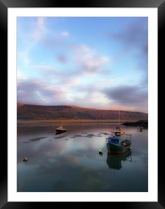 Barmouth sunset Framed Mounted Print by Linda Cooke
