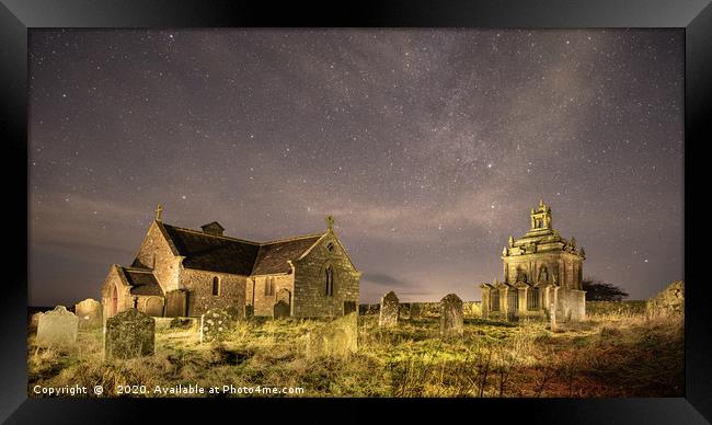 St Andrew’s at Night Framed Print by Gary Clarricoates
