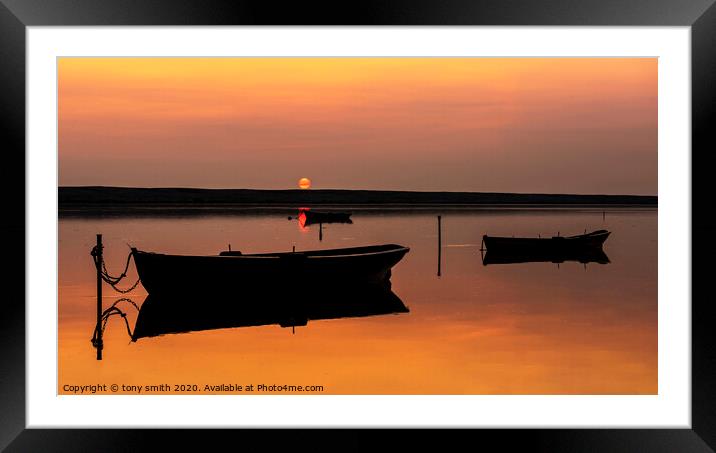 A sunset over Fleet Lagoon Framed Mounted Print by tony smith