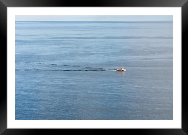Fishing Boat CN 373 Hazel Ann leaving a wake in the waters off St Abbs, Scotland, UK Framed Mounted Print by Dave Collins