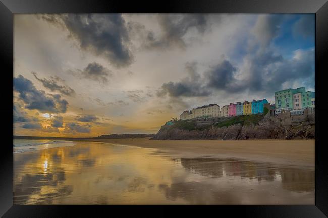 The South Beach, Tenby, Pembrokeshire. Framed Print by Colin Allen