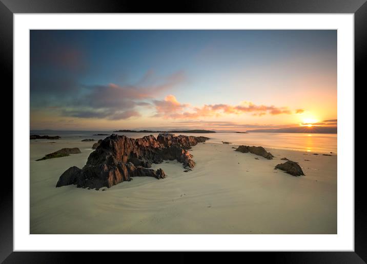 North beach, Iona, Scotland Framed Mounted Print by Simon Booth