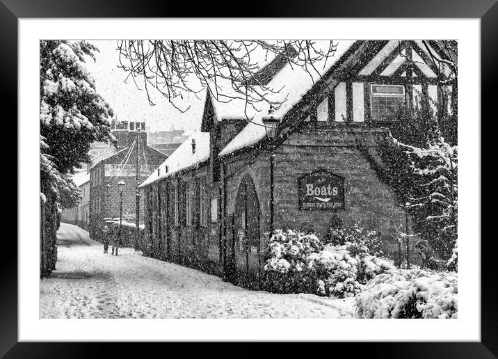 Winter snow in the town of Knaresborough, North Yorkshire Framed Mounted Print by mike morley