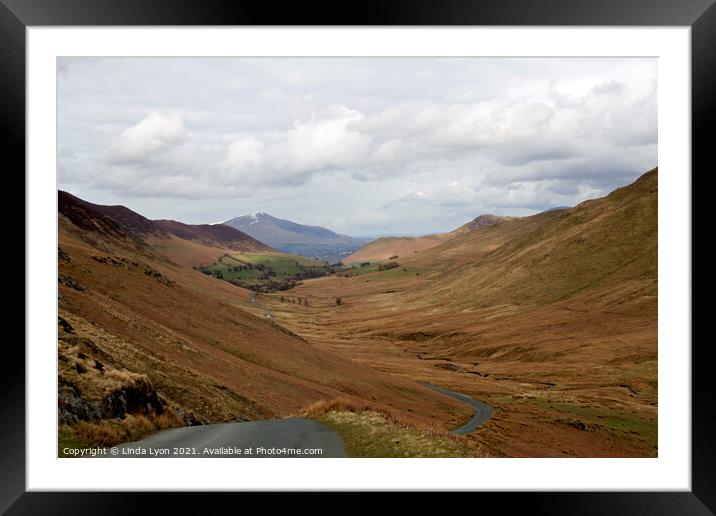 Newlands Pass , looking back towards Blencathra Framed Mounted Print by Linda Lyon