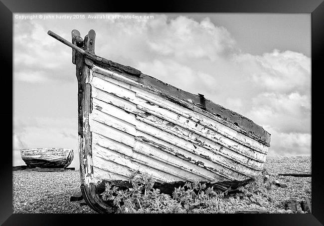 Old disused longshore fishing boats at Aldeburgh i Framed Print by john hartley