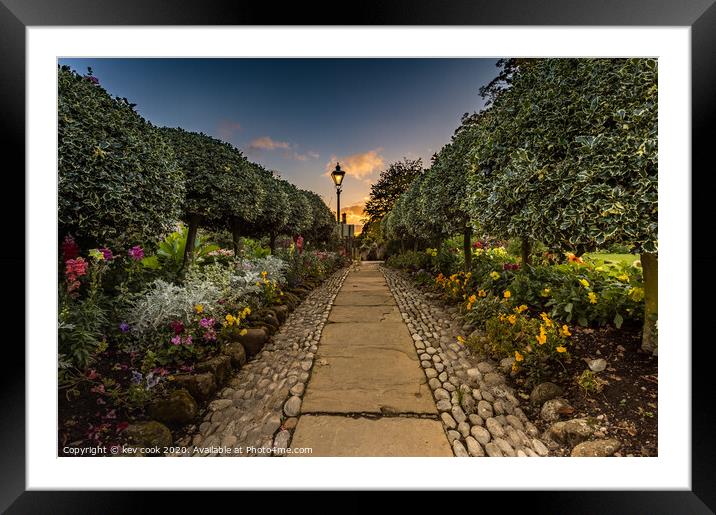 Gardeners sunset Framed Mounted Print by kevin cook