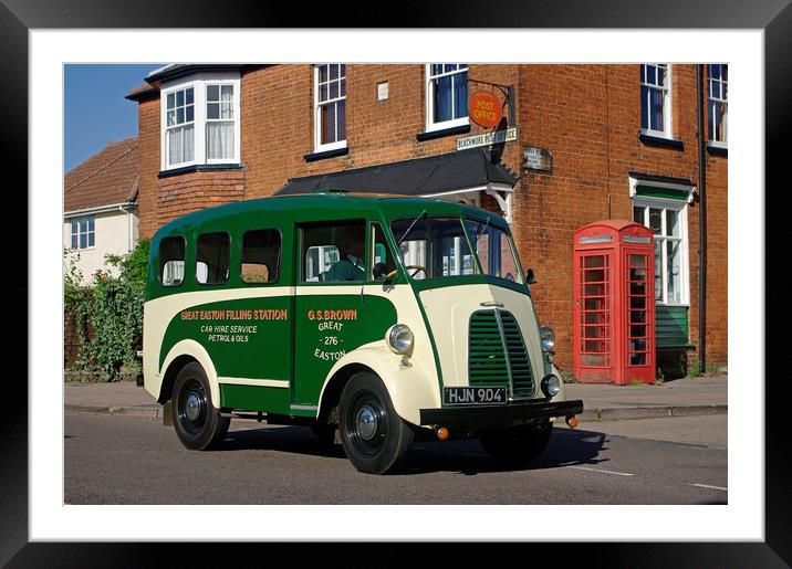 Morris J Type delivery van Framed Mounted Print by Alan Barnes