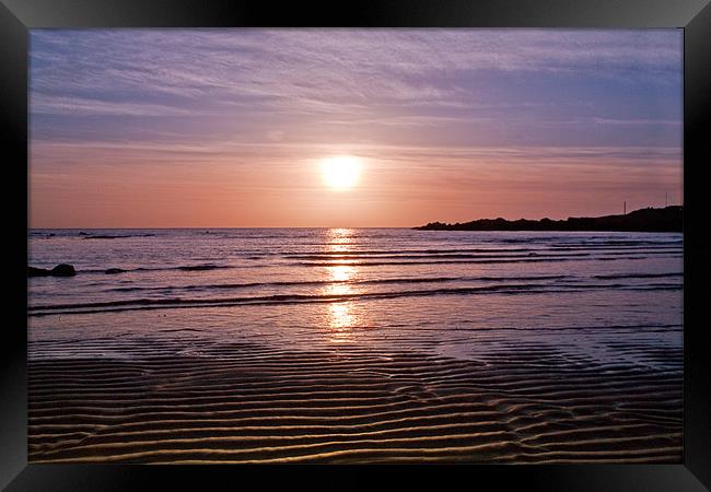 Elie beach Sunset Framed Print by Malcolm Smith