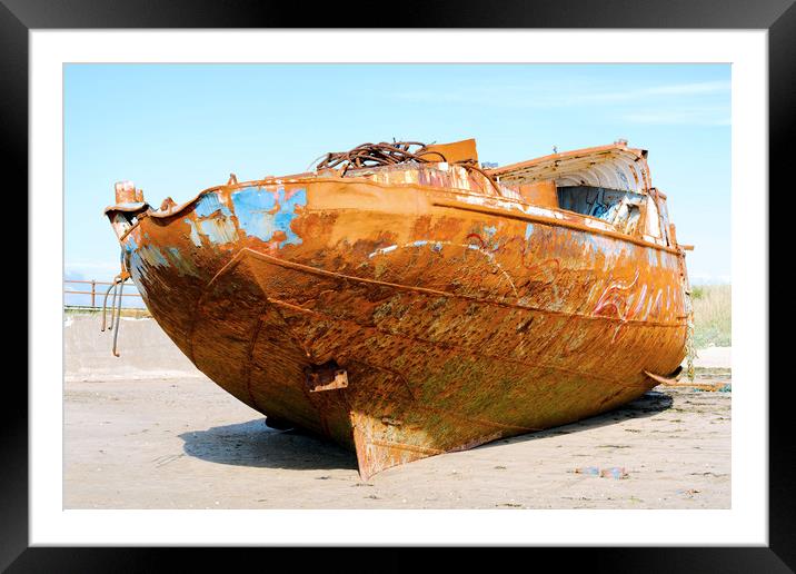 Beached. Framed Mounted Print by Simon J Beer