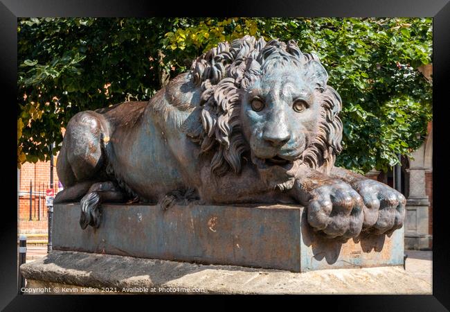 Lion statue, Aylesbury Framed Print by Kevin Hellon