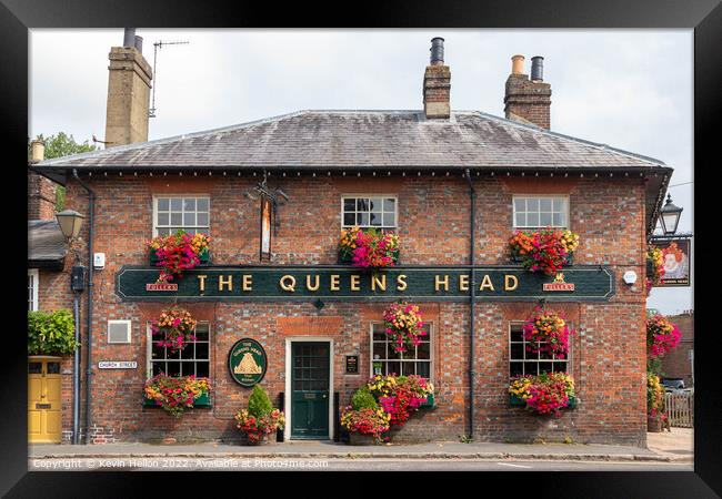 The Queens Head public house in Old Chesham, Framed Print by Kevin Hellon
