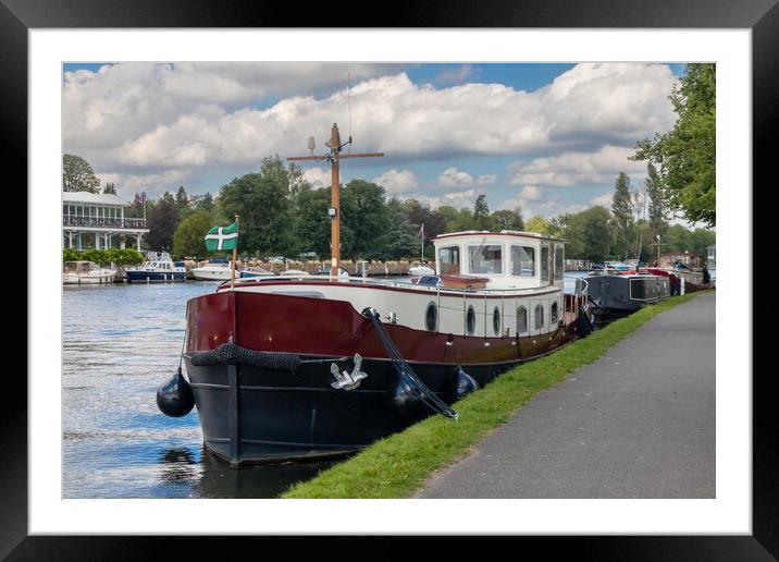 Barge moored on the River Thames in Henley  Framed Mounted Print by Kevin Hellon