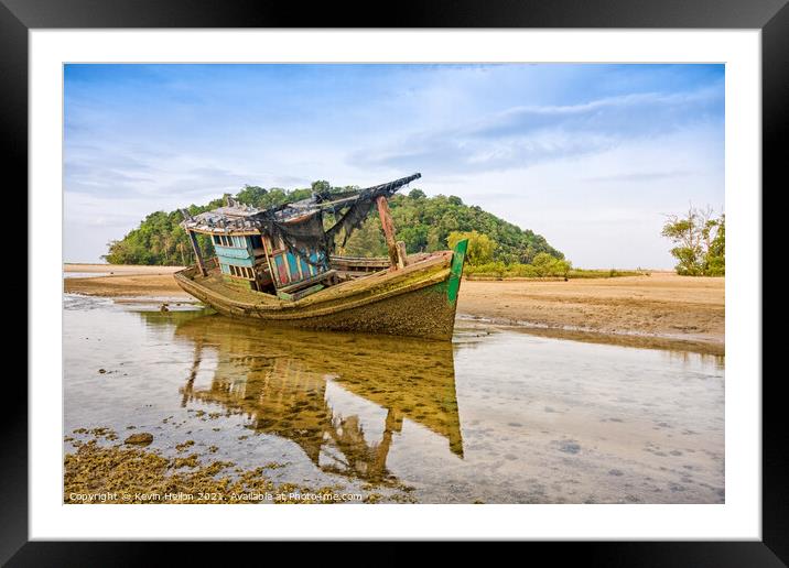 Wreck of fishing boat Framed Mounted Print by Kevin Hellon