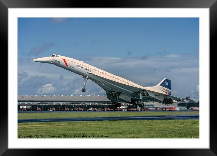 Concorde landing  Framed Mounted Print by Colin Smedley