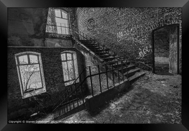 Black and white staircase Framed Print by Steven Dijkshoorn