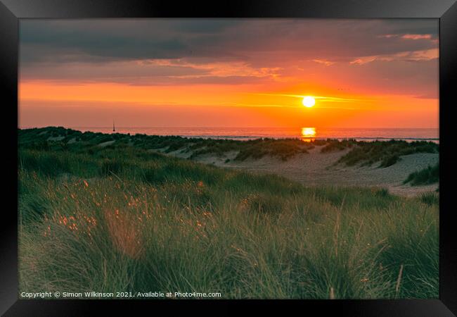 Sunset across the Dunes Framed Print by Simon Wilkinson