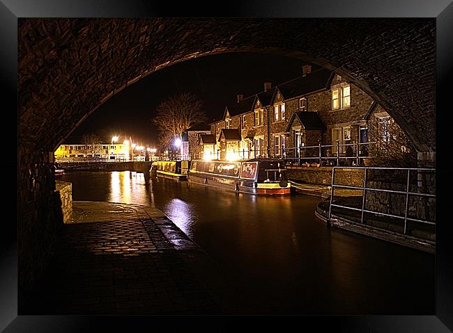 Nightime on the canal Framed Print by David (Dai) Meacham