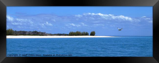 White pristine sandy beach, Fraser Island Framed Print by Geoff Childs