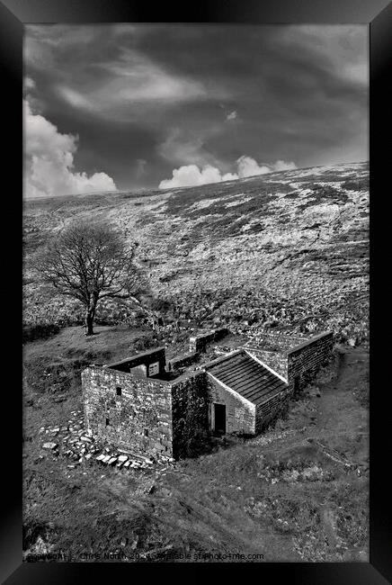 Wuthering Heights, ruined farmhouse Framed Print by Chris North