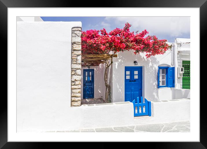 Cottage in the old town at Folegandros. Framed Mounted Print by Chris North