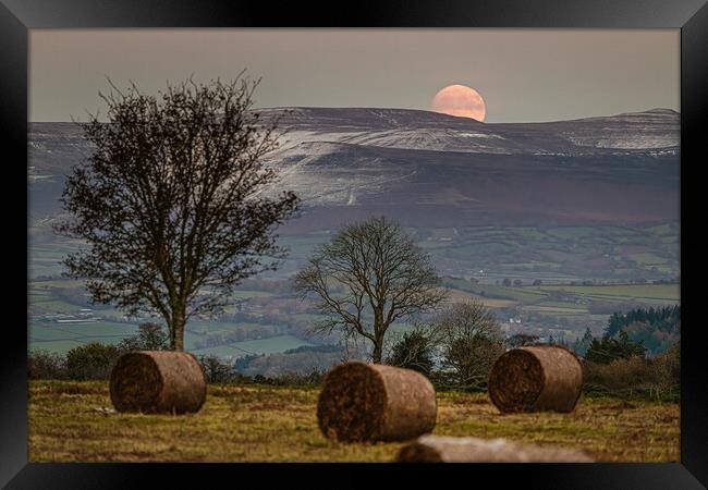 Moonrise over the Brecon Beacons Framed Print by Karl McCarthy