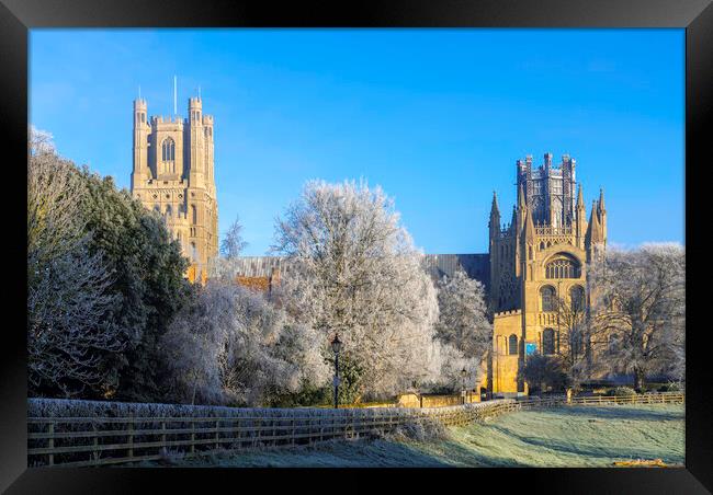 Frosty, misty morning in Ely, Cambridgeshire, 22nd January 2023 Framed Print by Andrew Sharpe