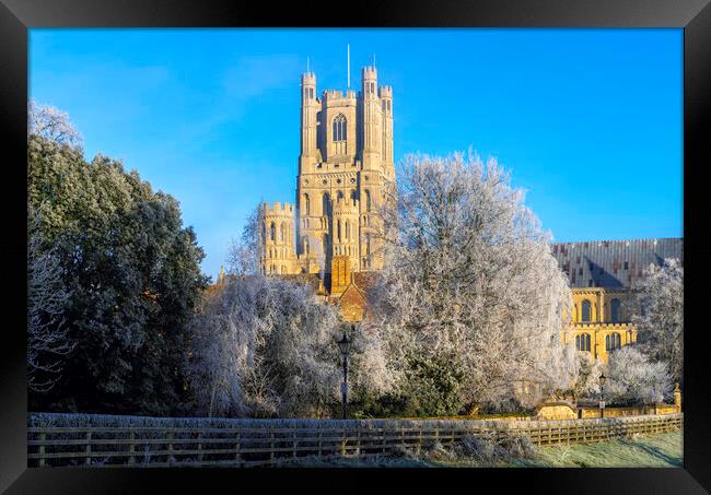 Frosty, misty morning in Ely, Cambridgeshire, 22nd January 2023 Framed Print by Andrew Sharpe