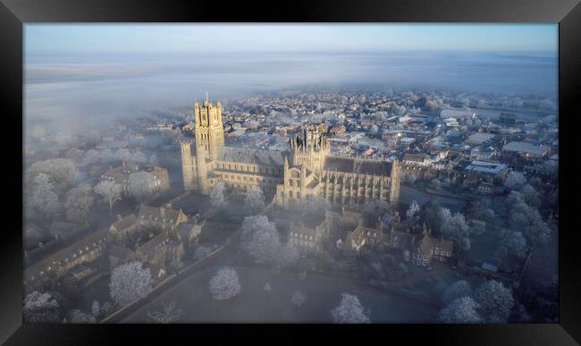 Frosty, misty morning in Ely, Cambridgeshire, 22nd January 2023 Framed Print by Andrew Sharpe