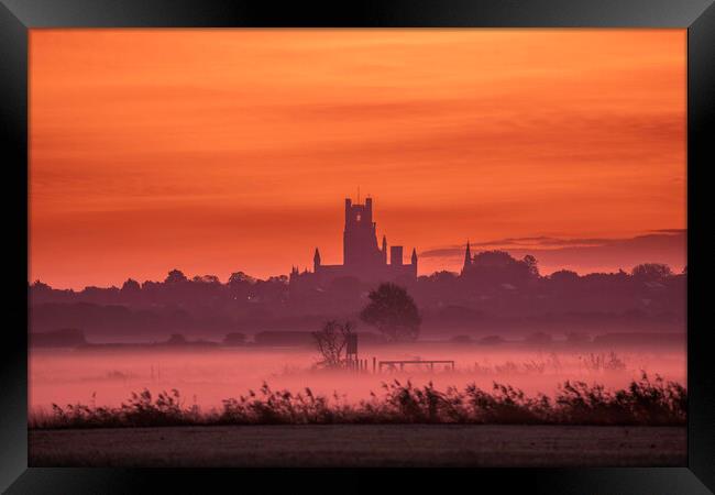 Pre-dawn over Ely, as seen from Coveney, 23rd October 2023 Framed Print by Andrew Sharpe