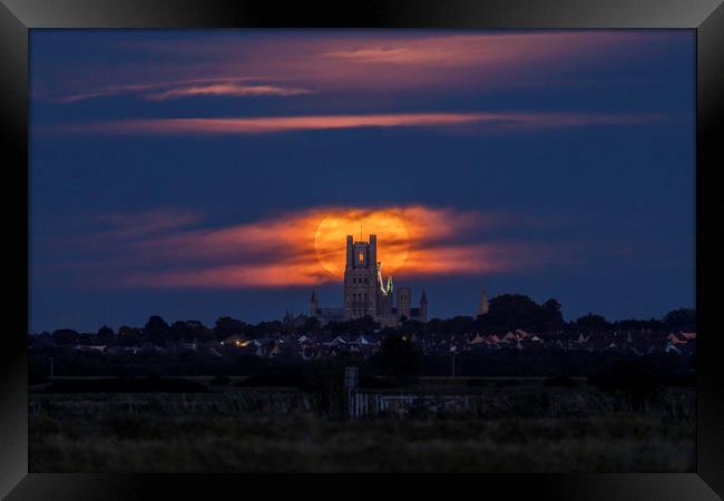 Harvest Moon rising behind Ely Cathedral Framed Print by Andrew Sharpe