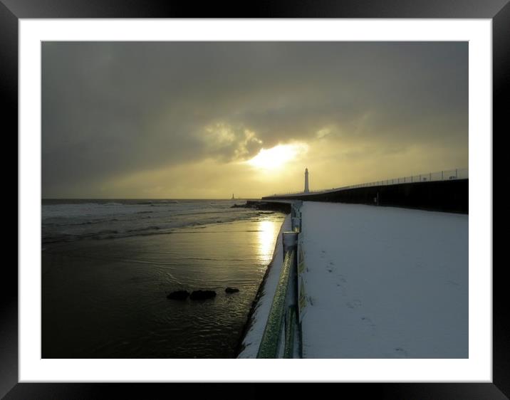 Seaburn Promenade on a snow covered morning Framed Mounted Print by Darren Humble