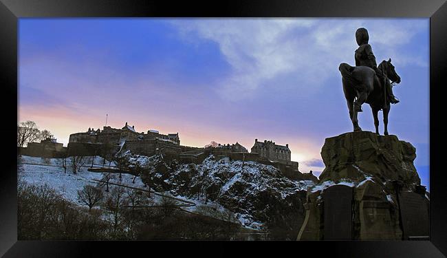 Edinburgh Castle and Scots Grey memorial Framed Print by Linda More
