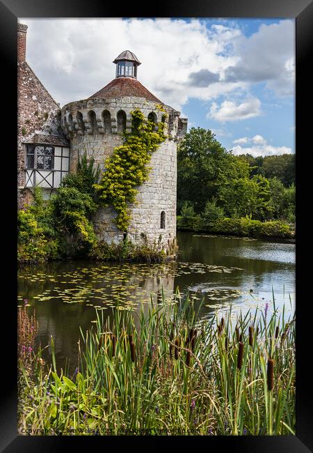 Round tower of Scotney Castle, Framed Print by Clive Wells
