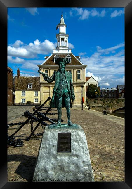 Statue in front of the Customs House in Kings Lynn Framed Print by Clive Wells