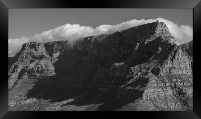 Table Mountain Framed Print by Rob Evans