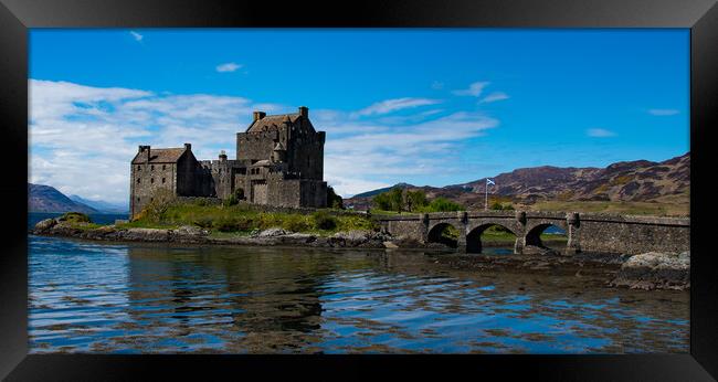 Eilean Donan castle scotland Framed Print by stuart bingham