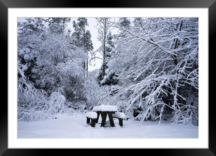 A snowy picnic Framed Mounted Print by Kevin Arscott