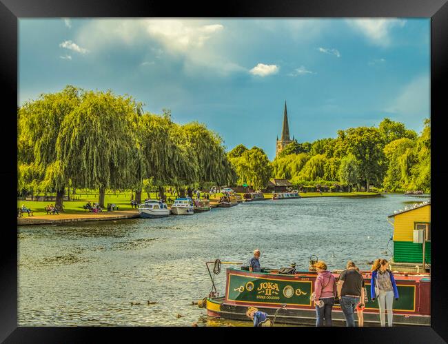 Boat life in Stratford Upon Avon  Framed Print by Ian Stone