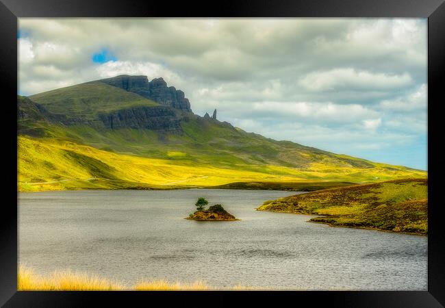 The Enchanting Quiraing Framed Print by Duncan Loraine