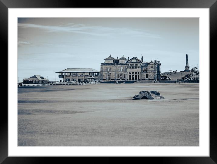 St Andrews 18th Hole & Clubhouse Framed Mounted Print by Duncan Loraine