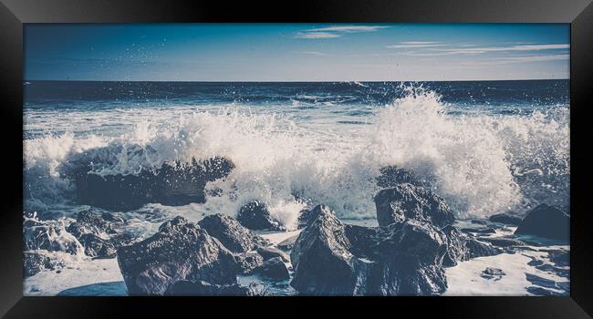 Crashing Waves Framed Print by Duncan Loraine