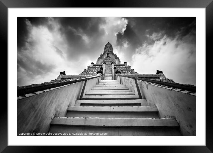 Wat Arun temple in Bangkok  Framed Mounted Print by Sergio Delle Vedove