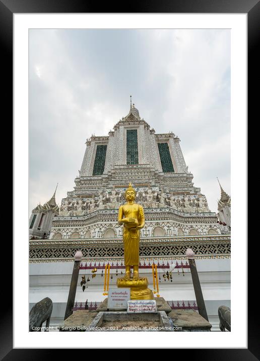 Wat Arun temple in Bangkok  Framed Mounted Print by Sergio Delle Vedove