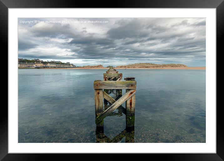 Lossiemouth footbridge. Framed Mounted Print by Tom McPherson