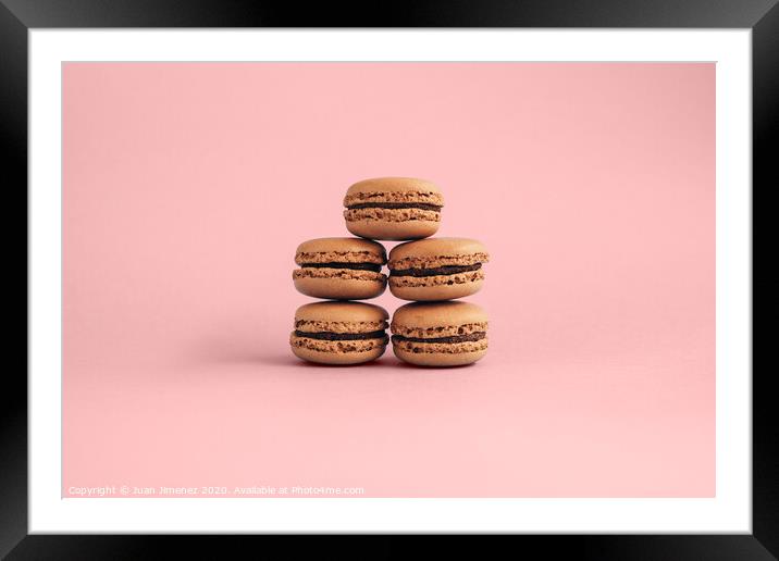 Macaroons isolated on pink background  Framed Mounted Print by Juan Jimenez