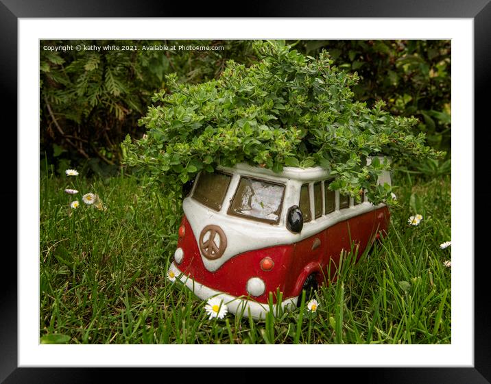 my little volkswagen caravanette Framed Mounted Print by kathy white